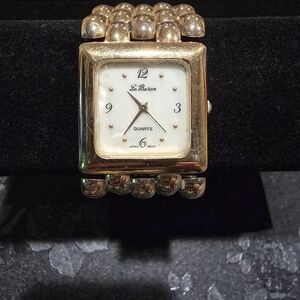 Le Baron Gold Tone Quartz Bracelet Watch Japan Movt